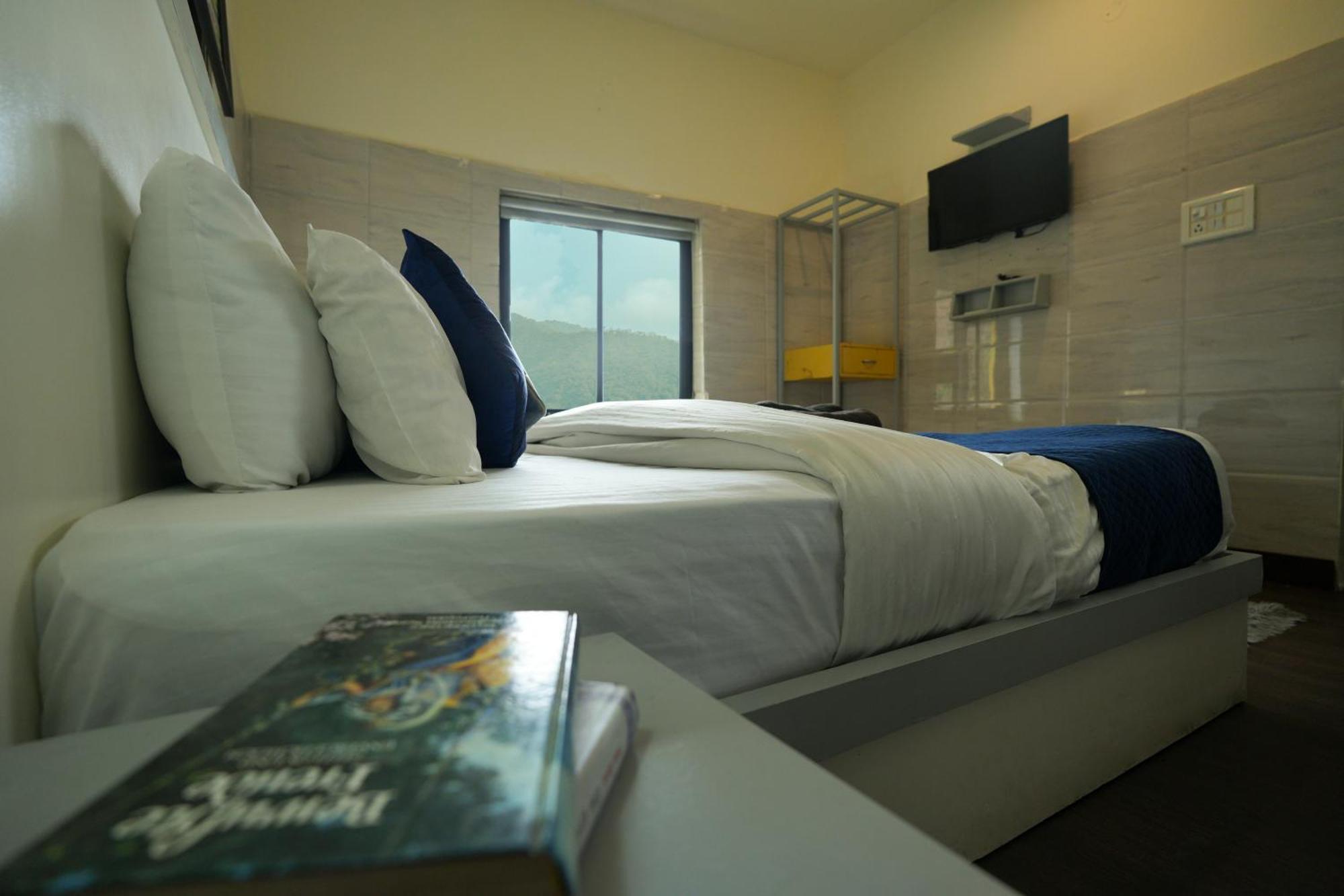 Shalom Backpackers Rishikesh Hostel ภายนอก รูปภาพ