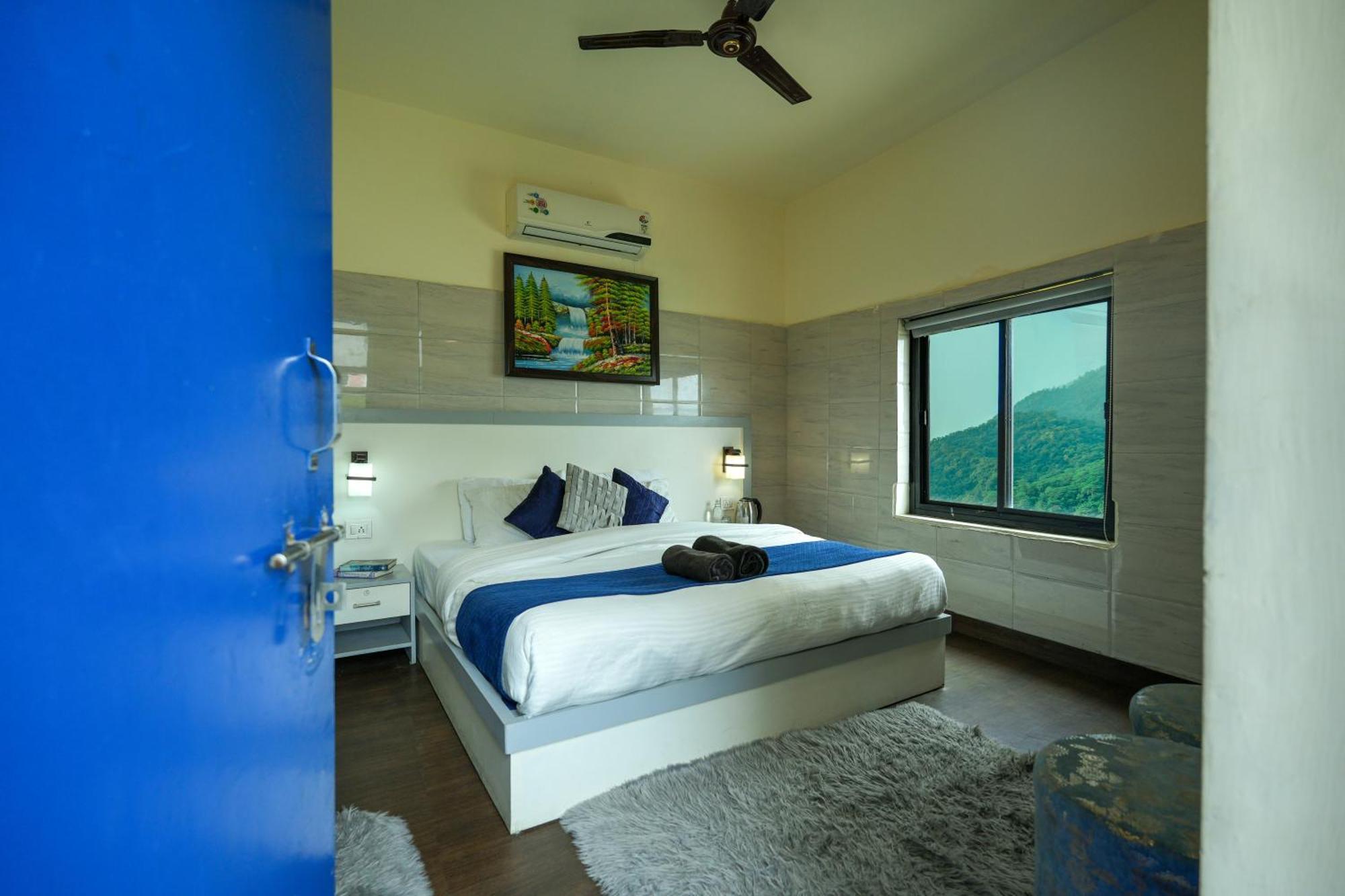 Shalom Backpackers Rishikesh Hostel ภายนอก รูปภาพ