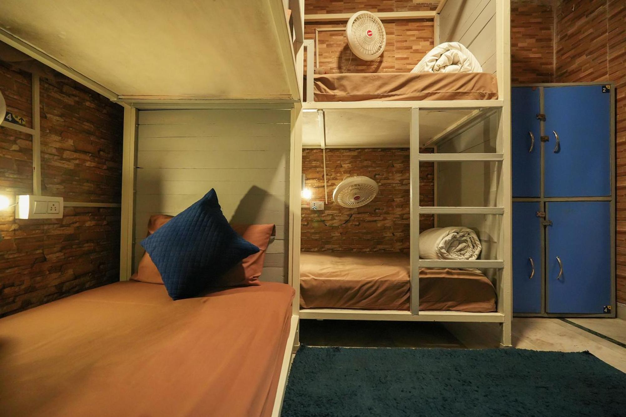 Shalom Backpackers Rishikesh Hostel ภายนอก รูปภาพ