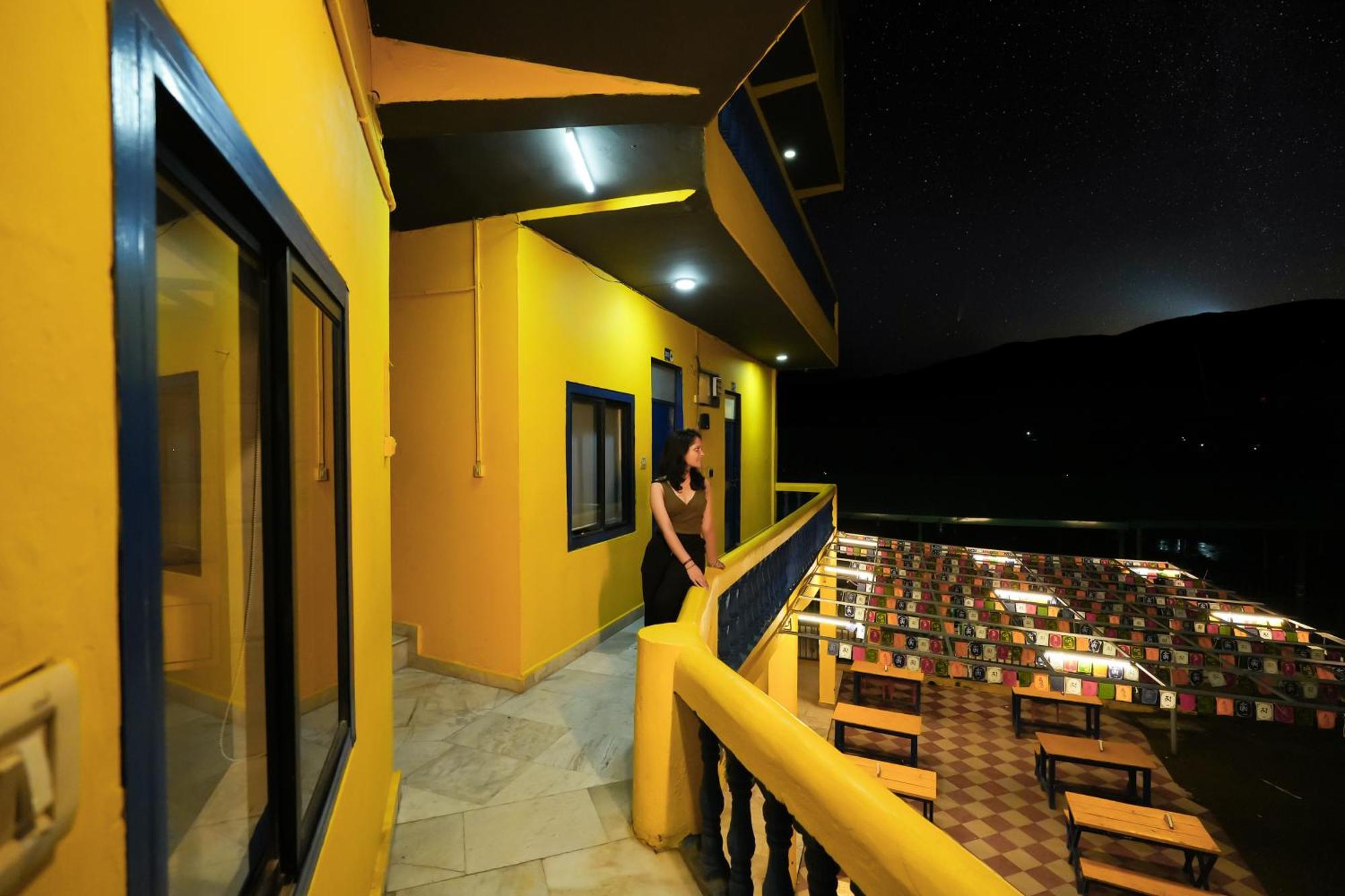 Shalom Backpackers Rishikesh Hostel ภายนอก รูปภาพ