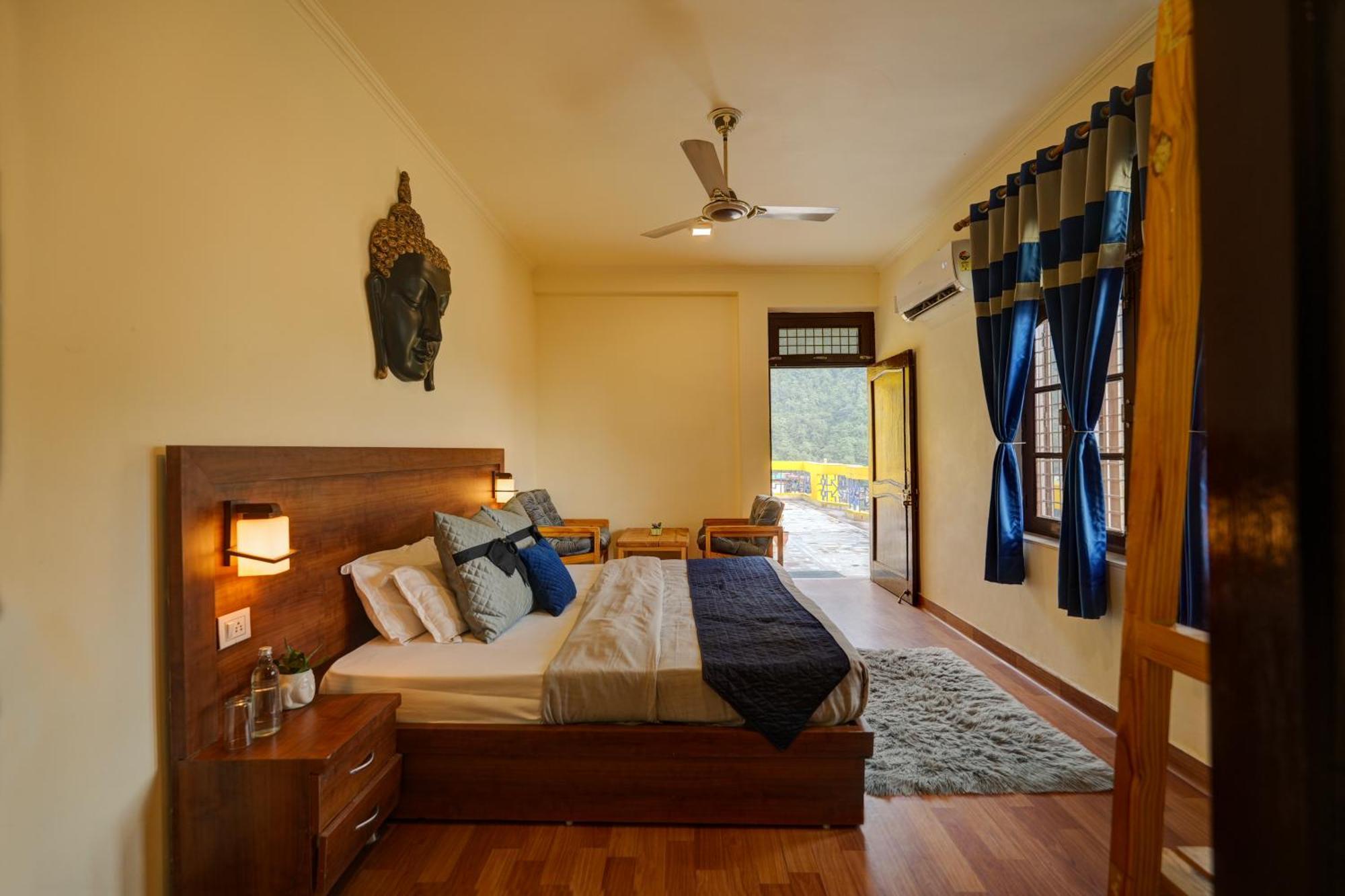 Shalom Backpackers Rishikesh Hostel ภายนอก รูปภาพ