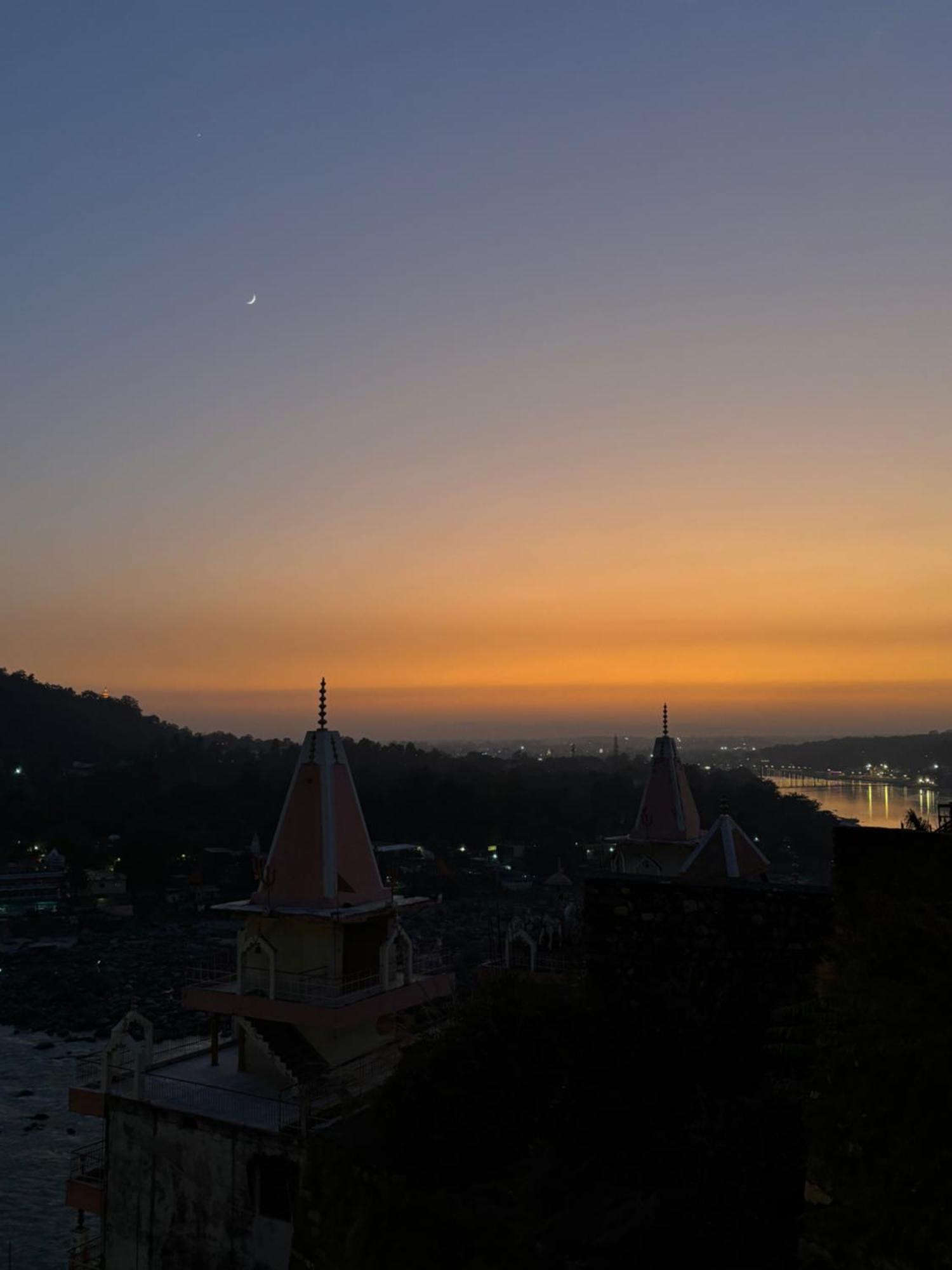 Shalom Backpackers Rishikesh Hostel ภายนอก รูปภาพ