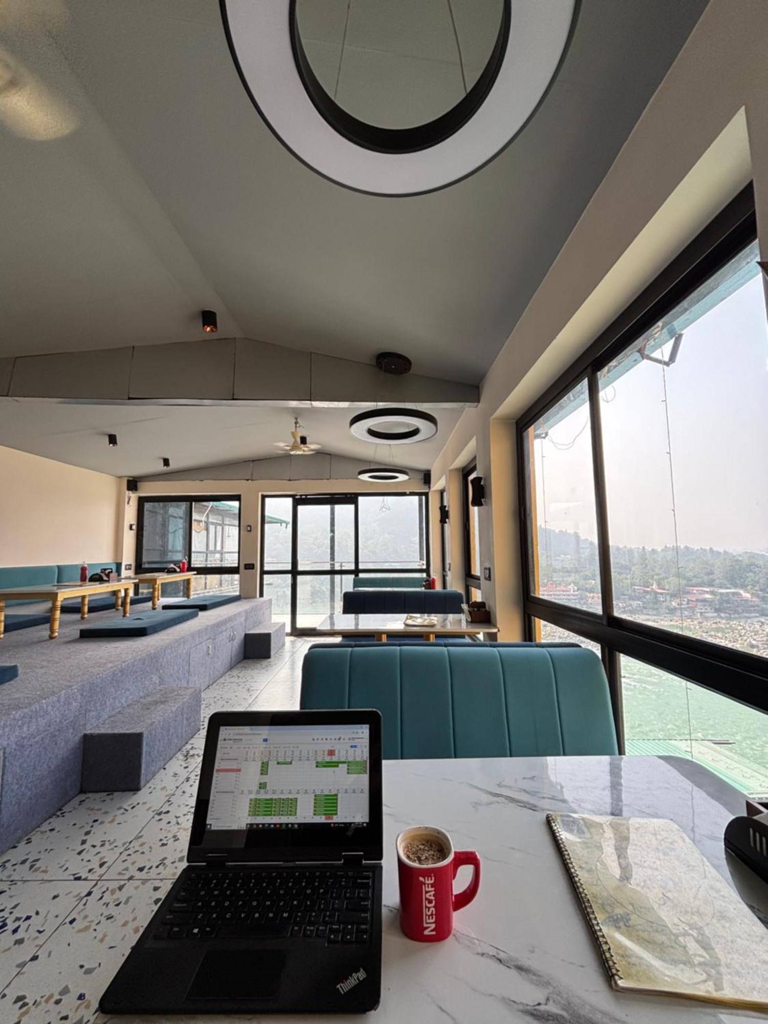 Shalom Backpackers Rishikesh Hostel ภายนอก รูปภาพ